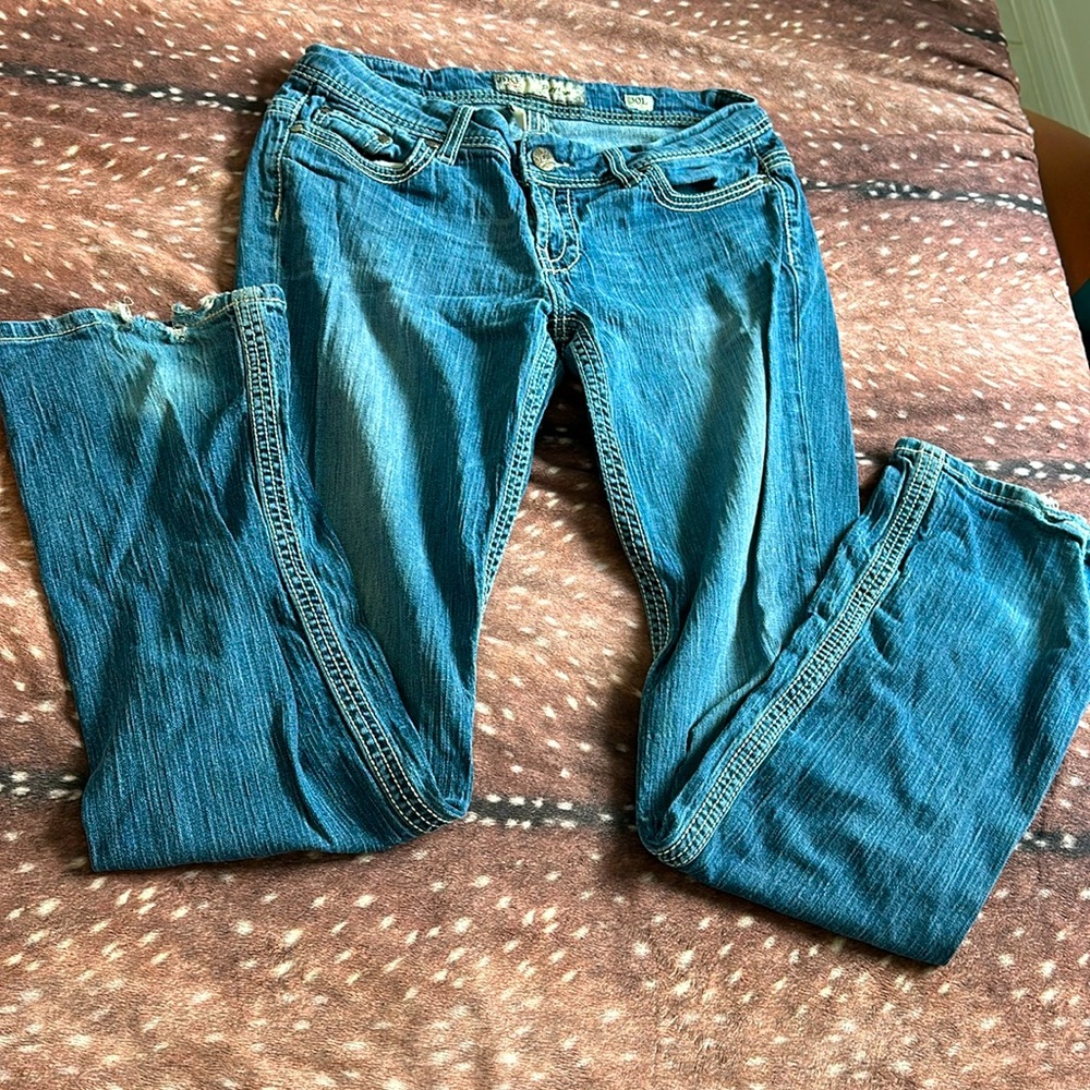 BKE, size 30L, dark washed.